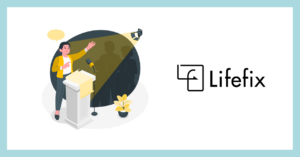 Lifefix合同会社のアイキャッチ画像。ミントグリーンの縁取りの中に、右手にLifefix合同会社のロゴ、左手にスポットライトを浴びながら円台の前で発表する人のイラスト。